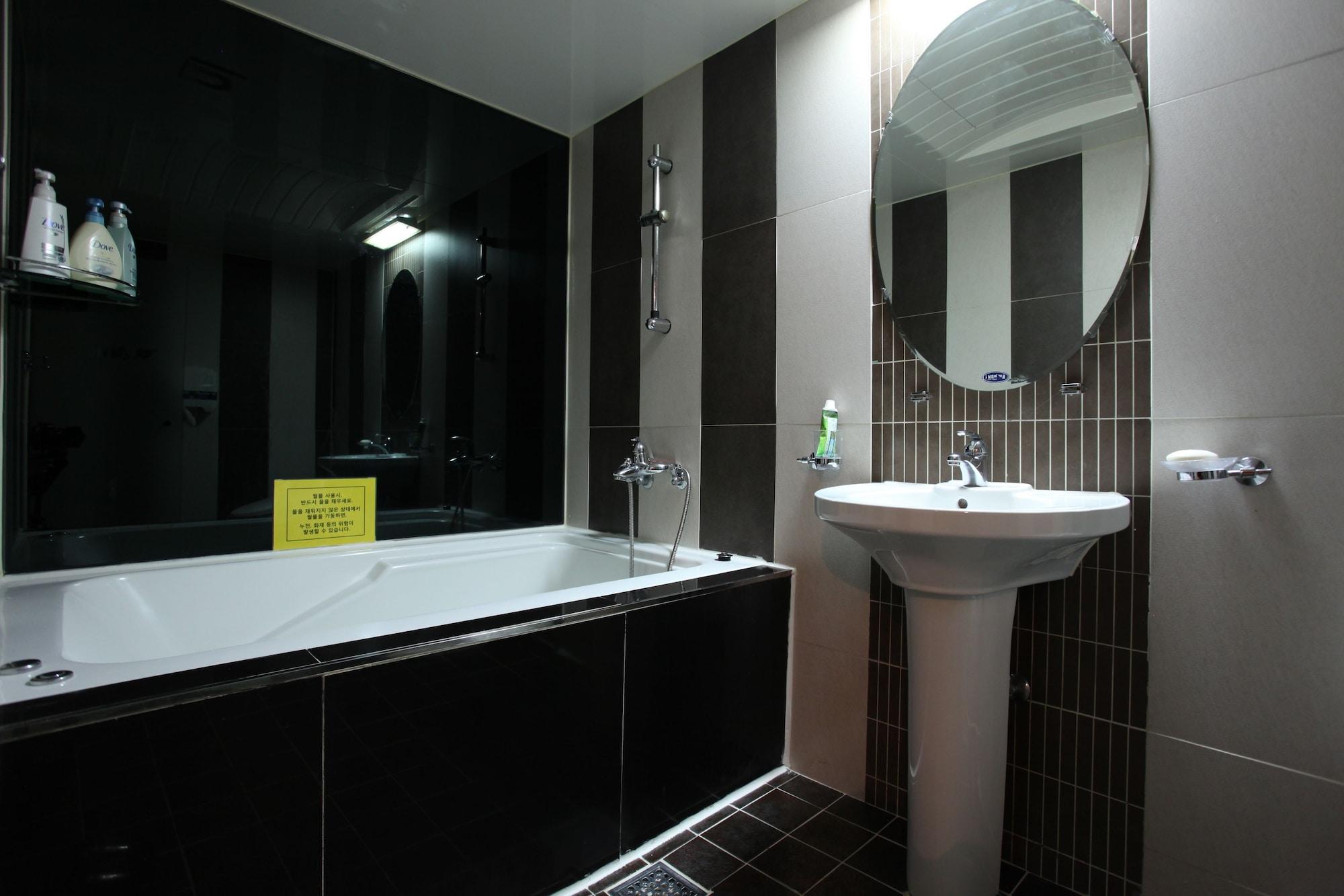 M Motel Songtan Pyeongtaek Buitenkant foto
